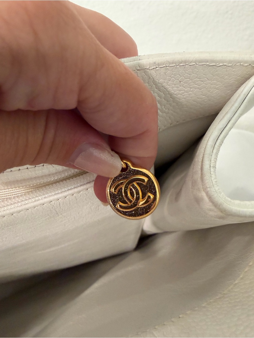 Chanel White Timeless CC Tote Bag - Picture 9 of 14